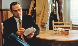 Jak Tommy Lee Jones w Ściganym - pełny cytat i jego kontekst w Kilerze