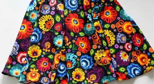 Motyw folklorystyczny w designie: jak tradycja wpływa na nowoczesność