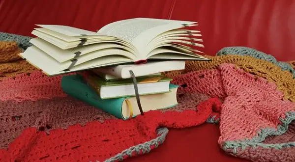 Czym jest literatura faktu? Odkryj jej znaczenie i gatunki